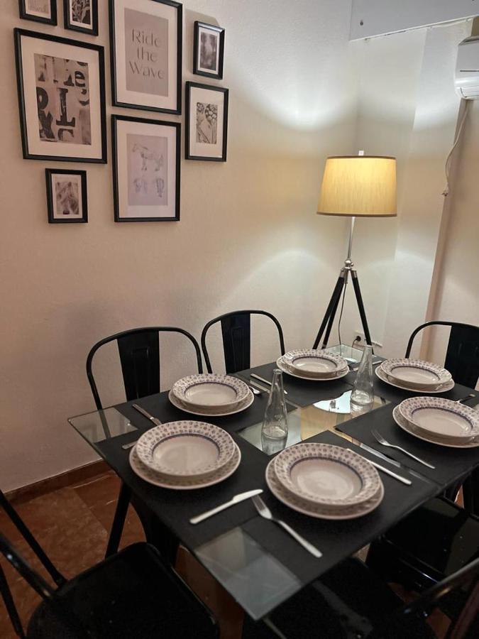 Apartamento Turistico R. Gonzalez Abreu Seville Exterior photo